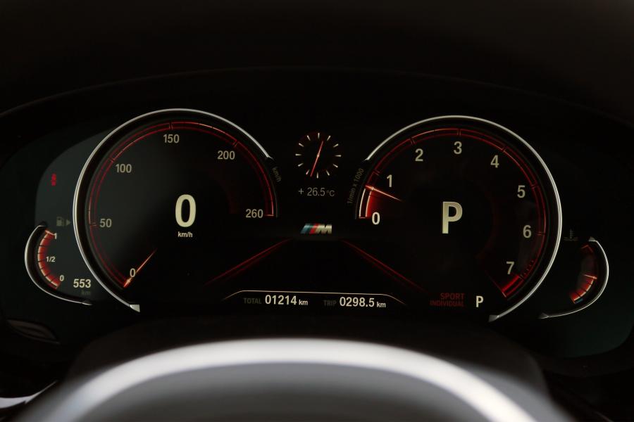 Панель приборов BMW 540i Sedan M Sport 2017 года  (LA) (фото 3 из 40)